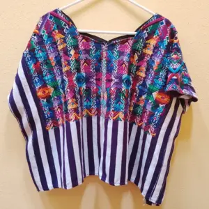 Blusa típica de San Pedro Sacatepéquez Guatemala